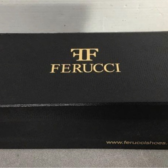 Lightly used mens size 13 Ferucci slides. Kept in pristine condition. - Picture 6 of 6
